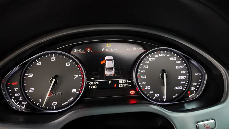 Audi S8