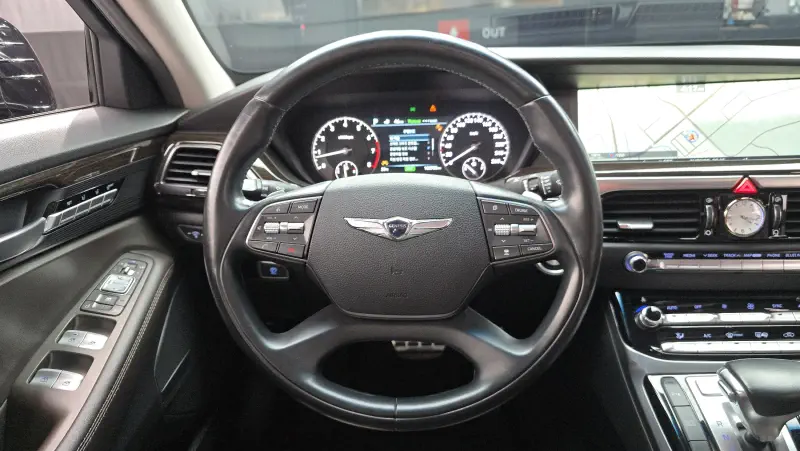 Genesis EQ900
