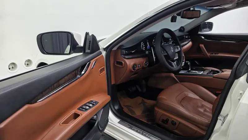 Maserati Quattroporte