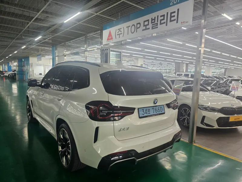 BMW iX3