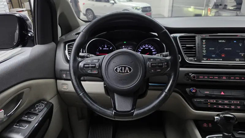Kia Carnival