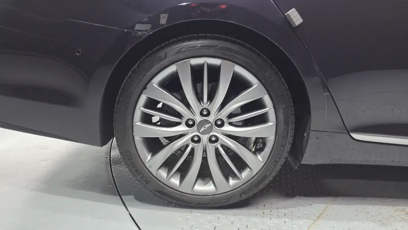 Hyundai Genesis