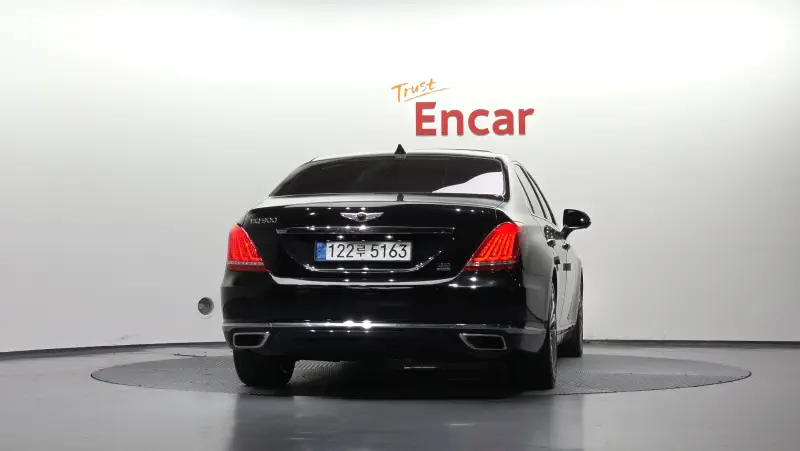 Genesis EQ900