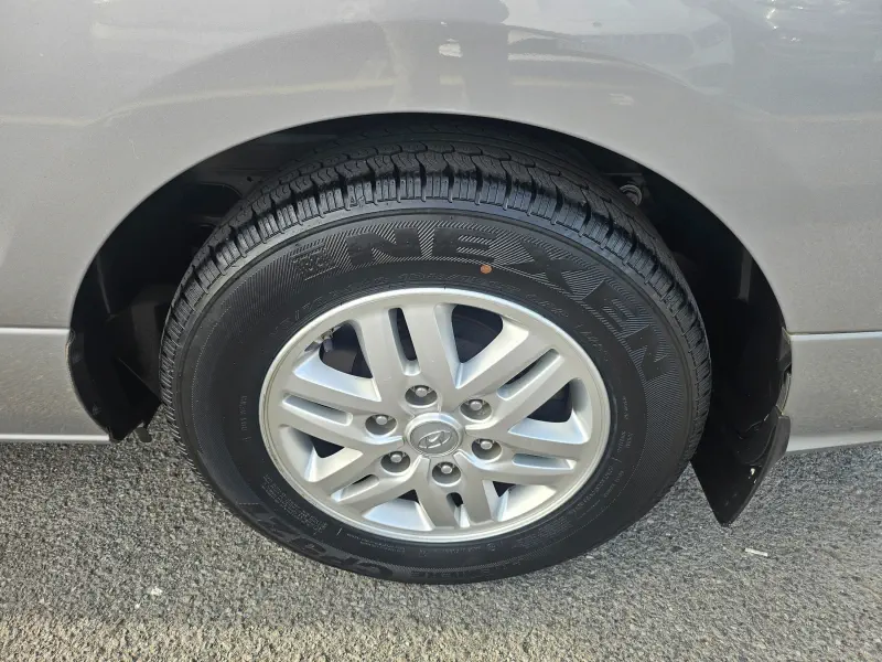 Hyundai Grand Starex