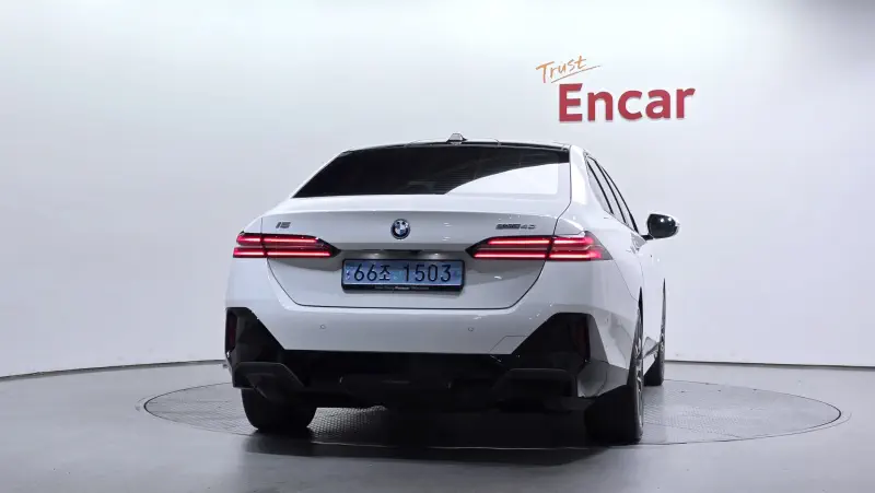 BMW i5