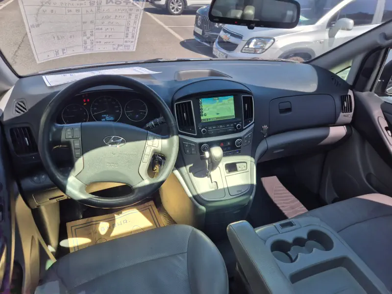 Hyundai Grand Starex
