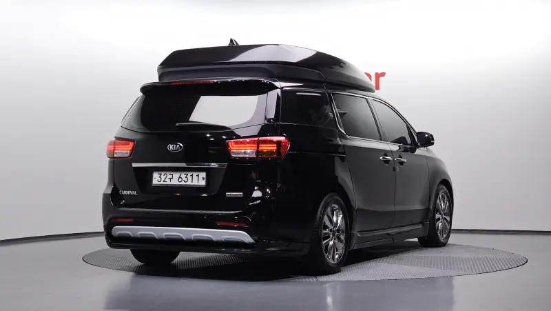 Kia Carnival