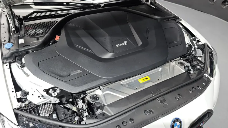 BMW i4