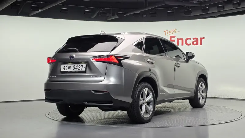 Lexus NX200t