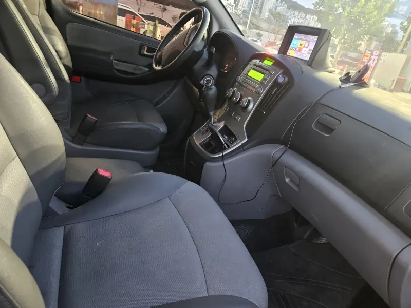 Hyundai Grand Starex