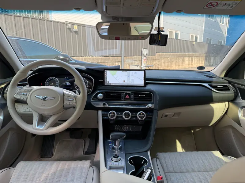 Genesis G70