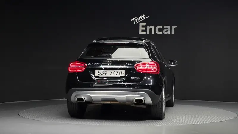 Mercedes-Benz GLA-Class