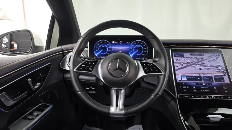 Mercedes-Benz EQE