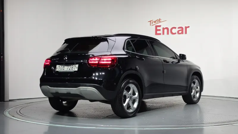 Mercedes-Benz GLA-Class
