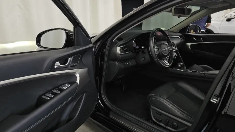Genesis G70