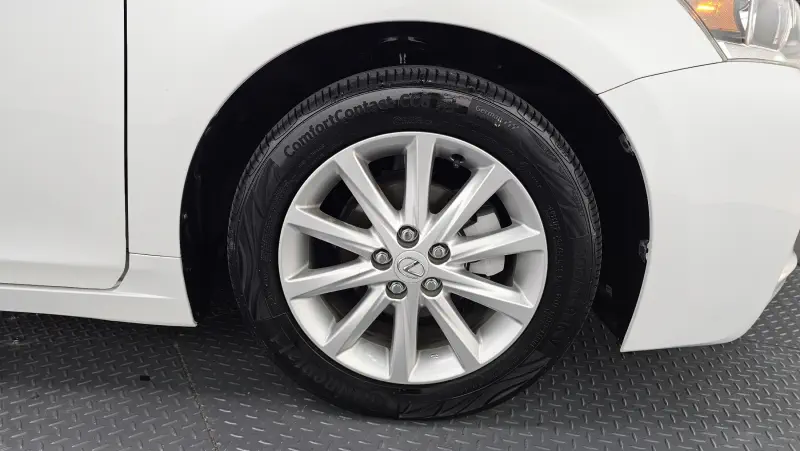 Lexus CT200h
