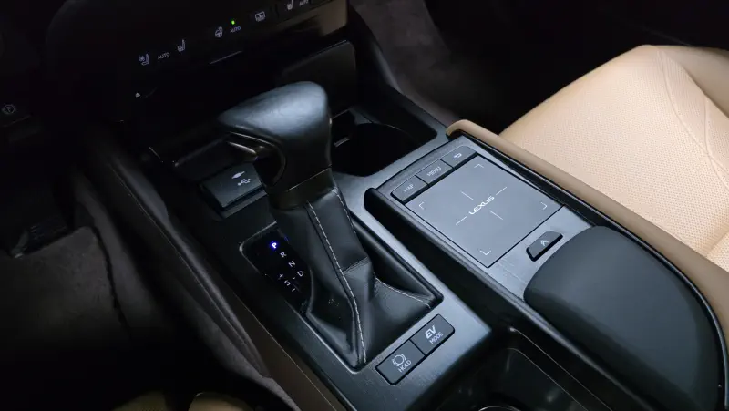 Lexus ES300h