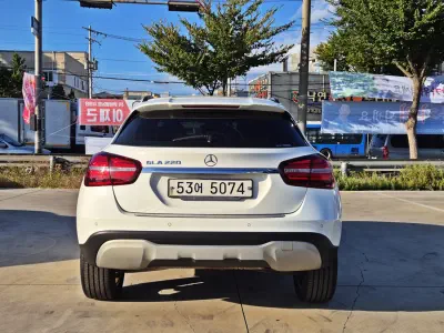 Mercedes-Benz GLA-Class