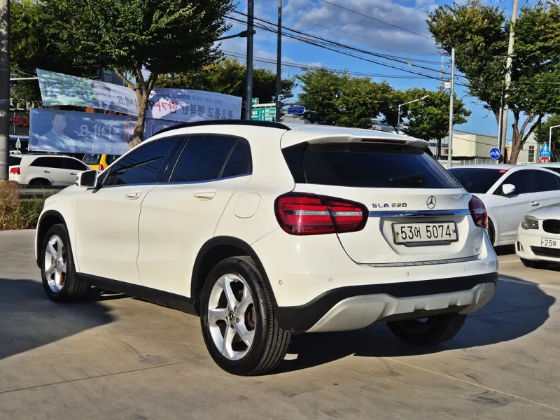 Mercedes-Benz GLA-Class