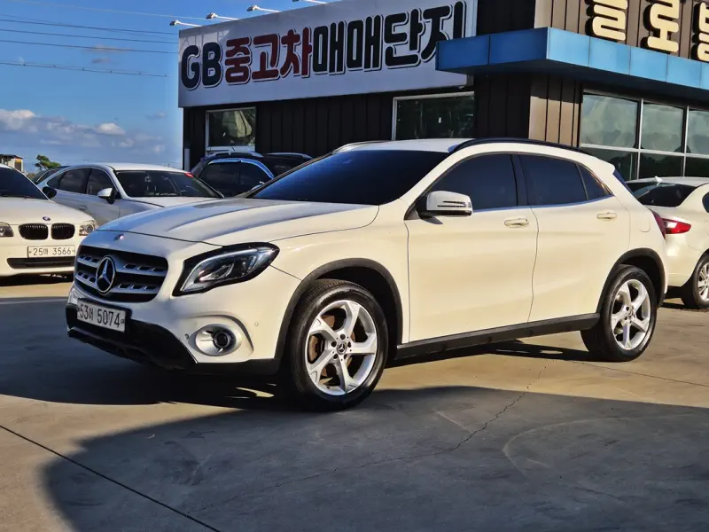 Mercedes-Benz GLA-Class