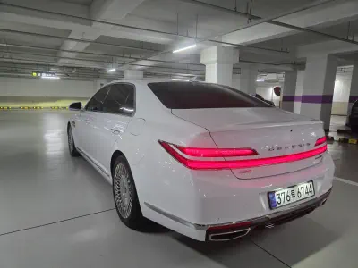 Genesis G90