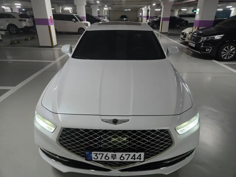 Genesis G90