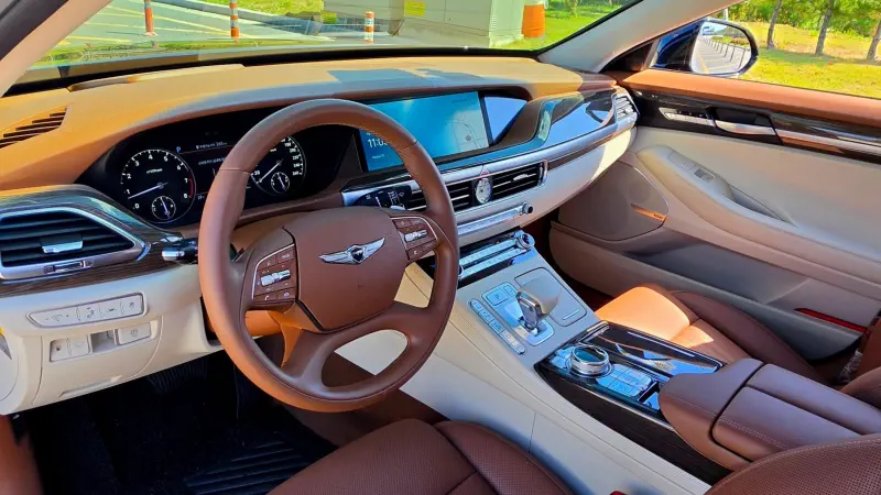 Genesis G90