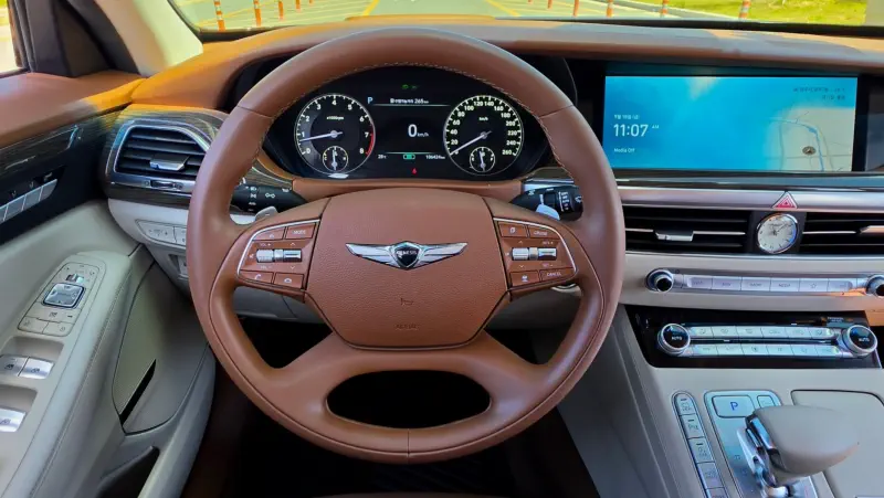 Genesis G90