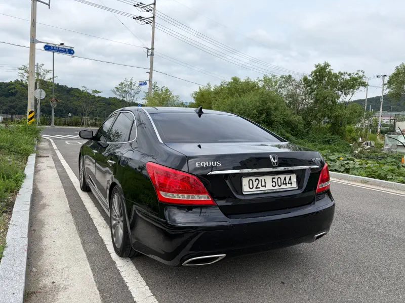 Hyundai Equus