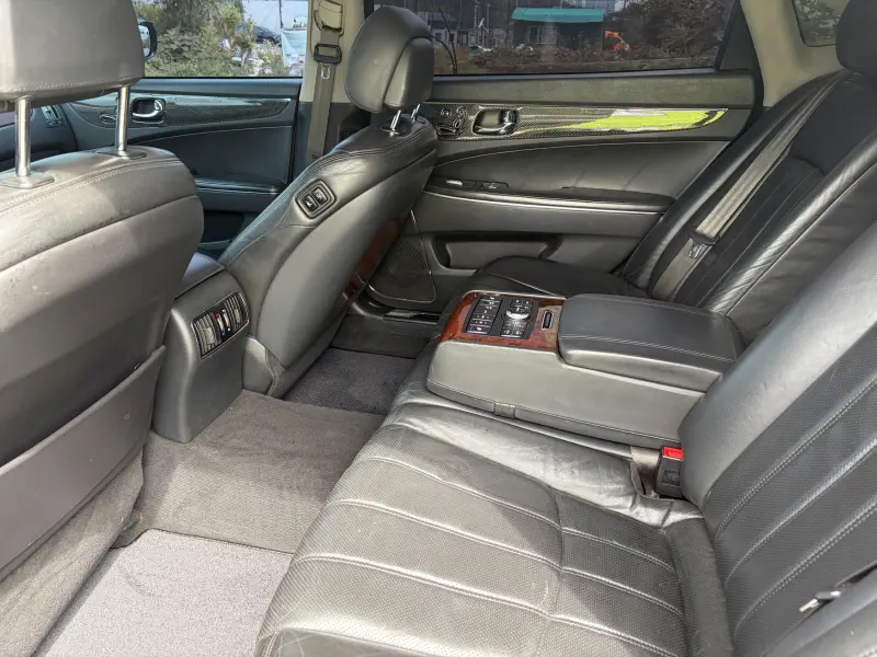 Hyundai Equus