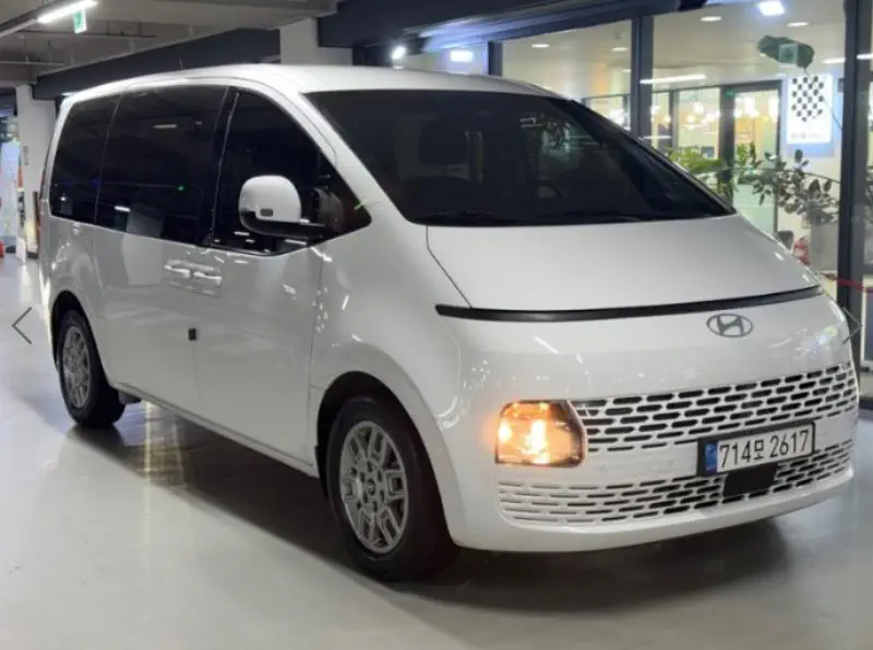 Hyundai Staria