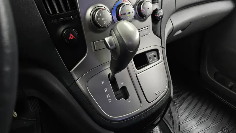 Hyundai Grand Starex