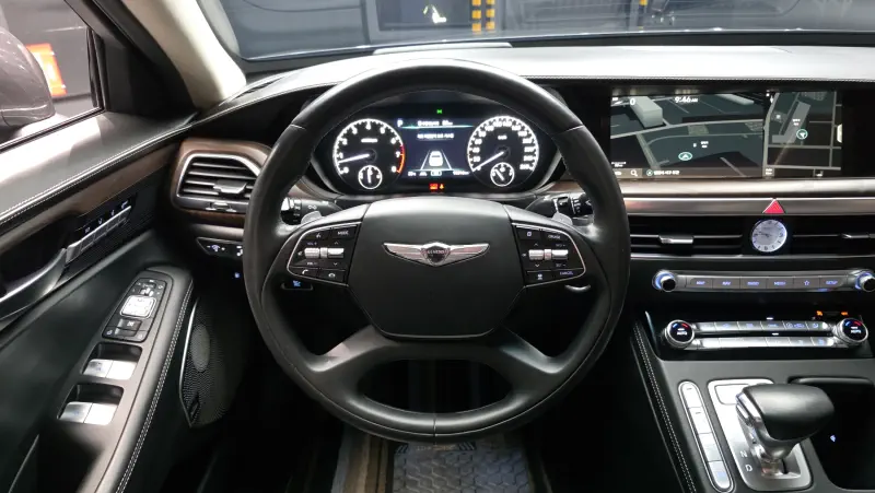 Genesis G90