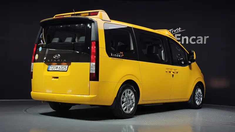 Hyundai Staria