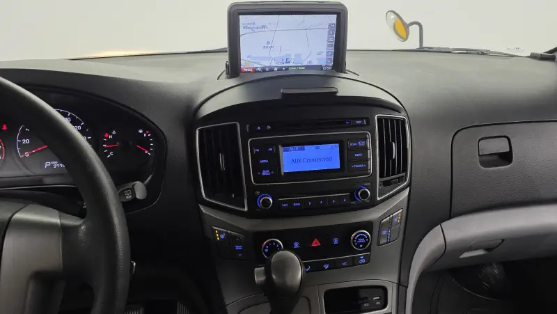 Hyundai Grand Starex