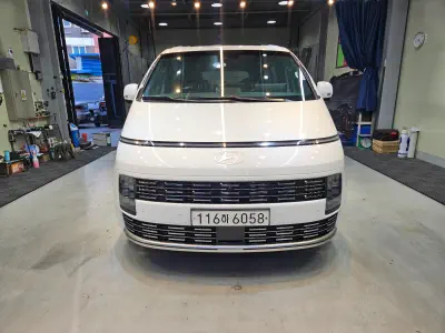 Hyundai Staria