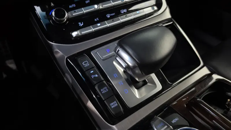 Genesis EQ900