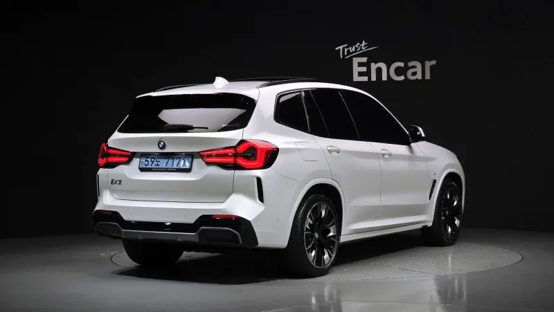 BMW iX3