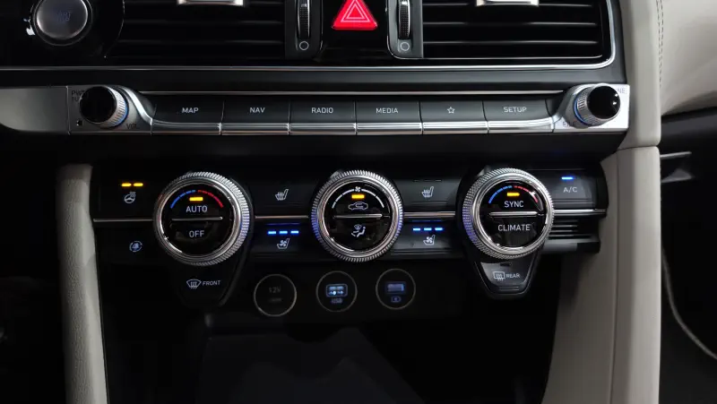 Genesis G70