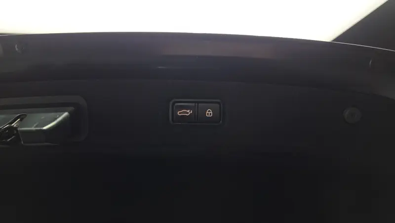 Genesis EQ900