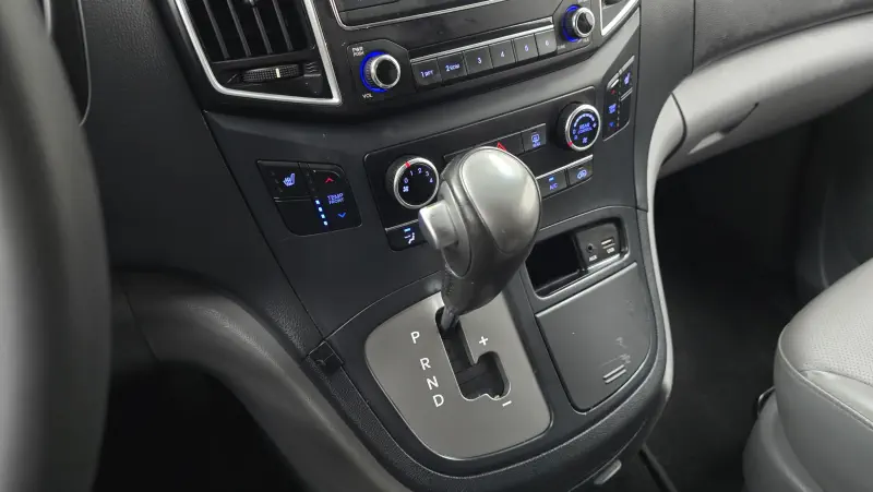 Hyundai Grand Starex