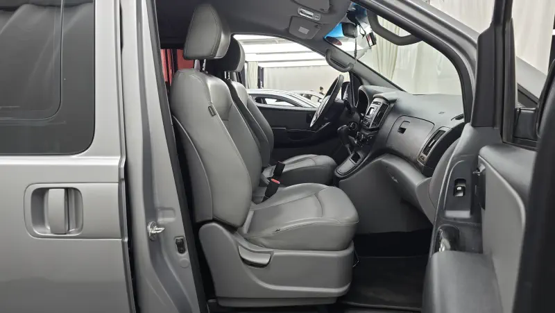 Hyundai Grand Starex