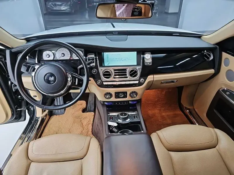 Rolls-Royce GHOST