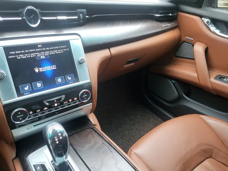 Maserati Quattroporte