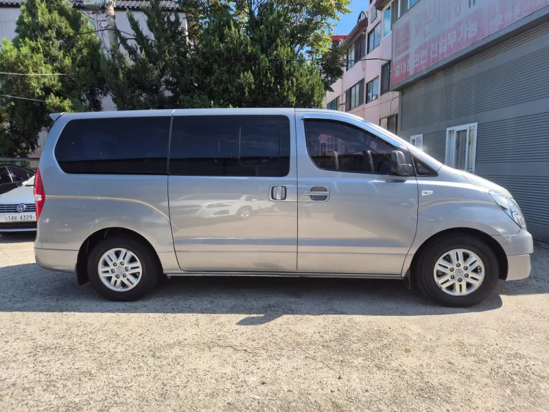 Hyundai Grand Starex