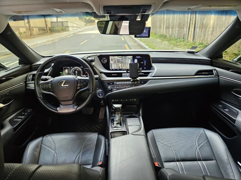 Lexus ES300h