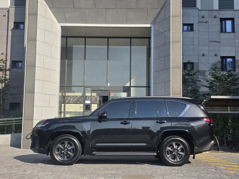 Lexus LX570