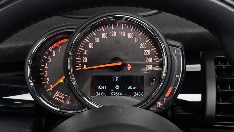 Mini Hatch