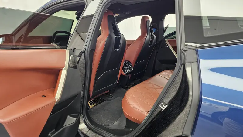 BMW iX