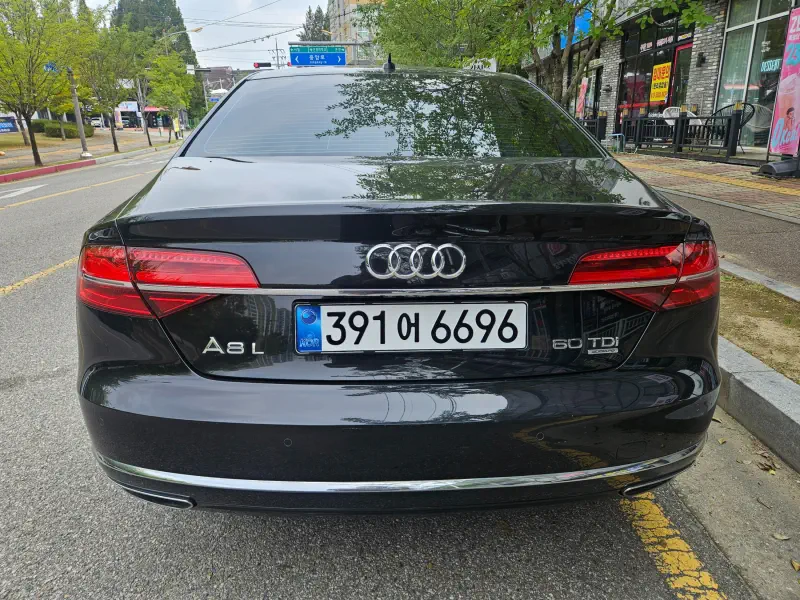 Audi A8